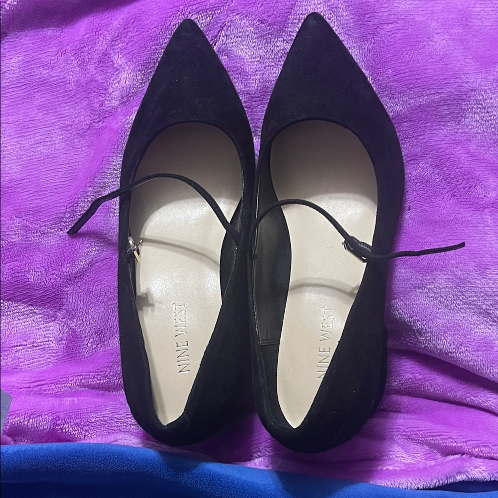 Nine West Black Pointed Flats